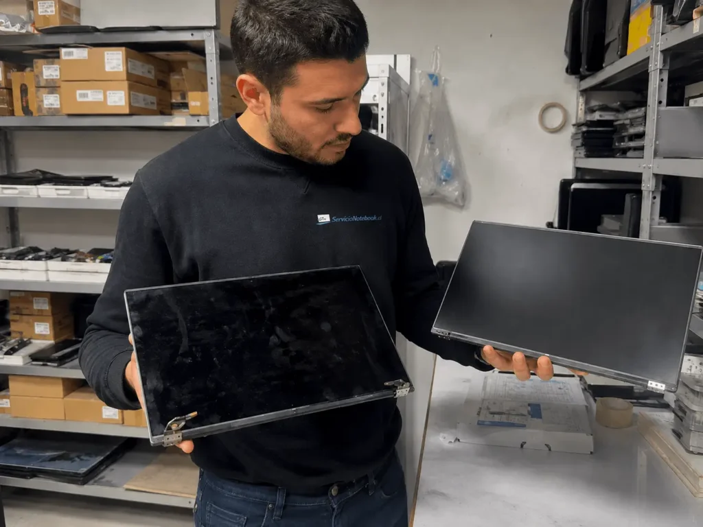 Reparación de bisagras y carcasa de notebook